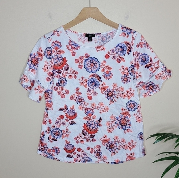Ann Taylor Factory | Petite Floral Print Top with Crochet Insets on Sleeves - Picture 1 of 5